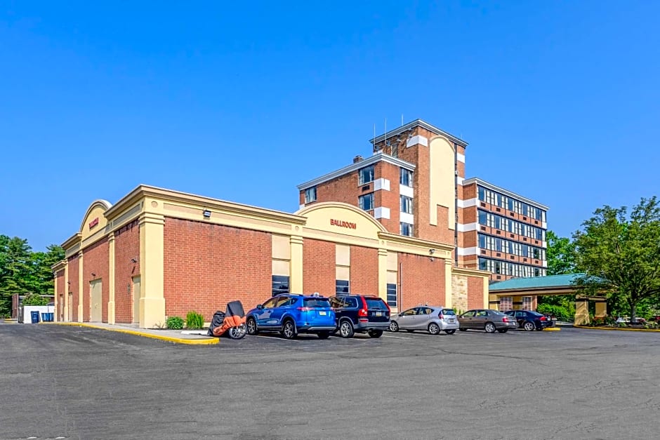 Days Inn & Suites by Wyndham Lebanon PA