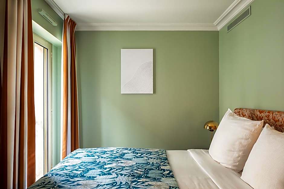 Royal Garden Champs Elysees