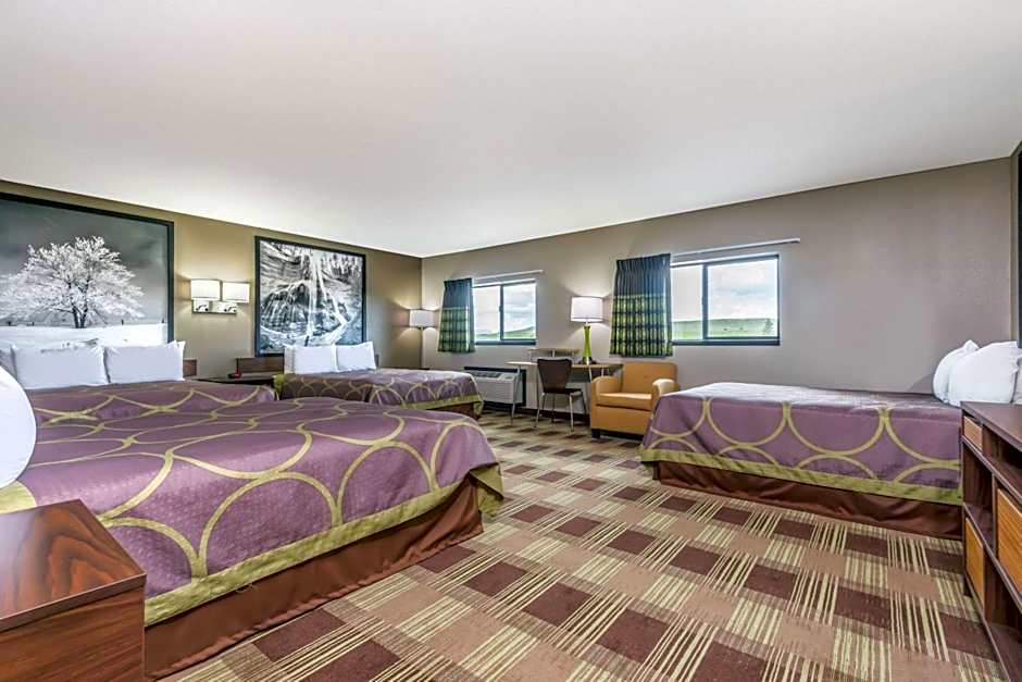 Super 8 by Wyndham Kimball