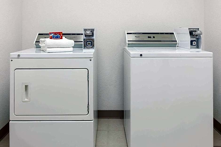 Super 8 by Wyndham Hillsboro TX