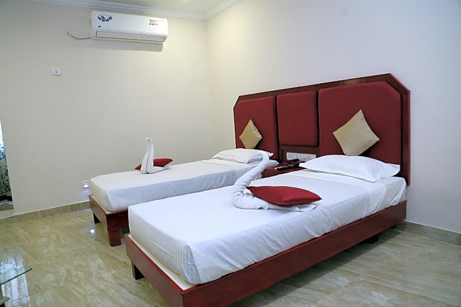 Hotel Le Garden – Experience Serenity Near Sacred Temples