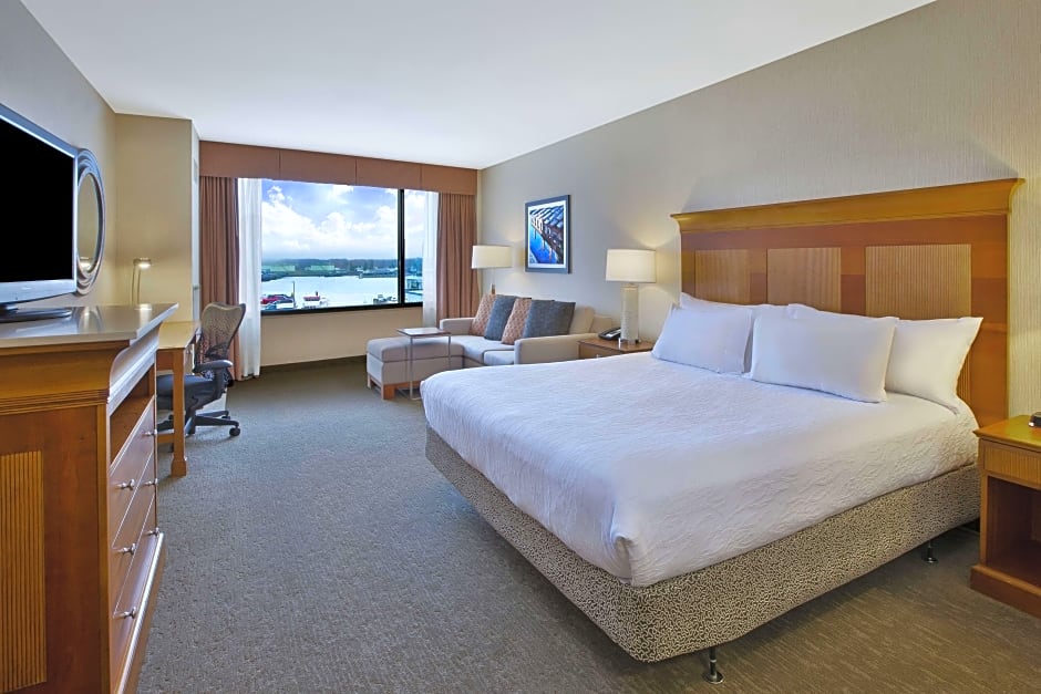 Photo 1 of 4 of Deluxe 1 King Bed with Sofabed, Water View