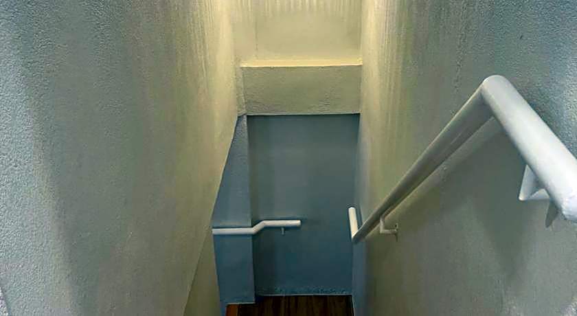 Red Knight Gardens Apartelle