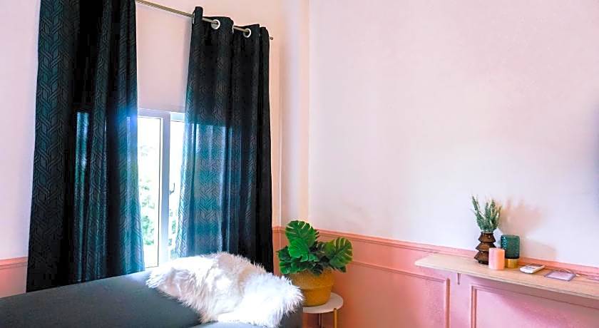 Isara Boutique Hotel and Cafe