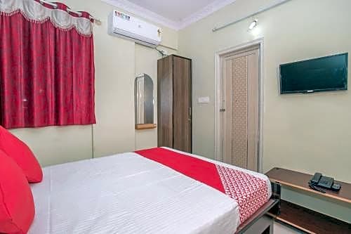 OYO Flagship 10363 Sri Balaji Guest House & Restaurent