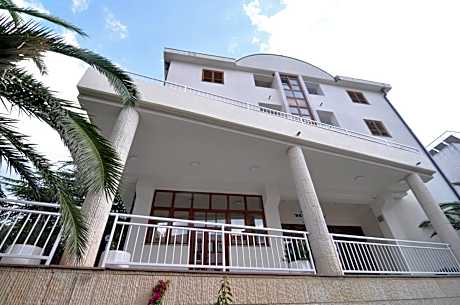 Depadans Hotela TALIA