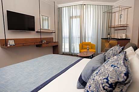 Deluxe Room with Sea View