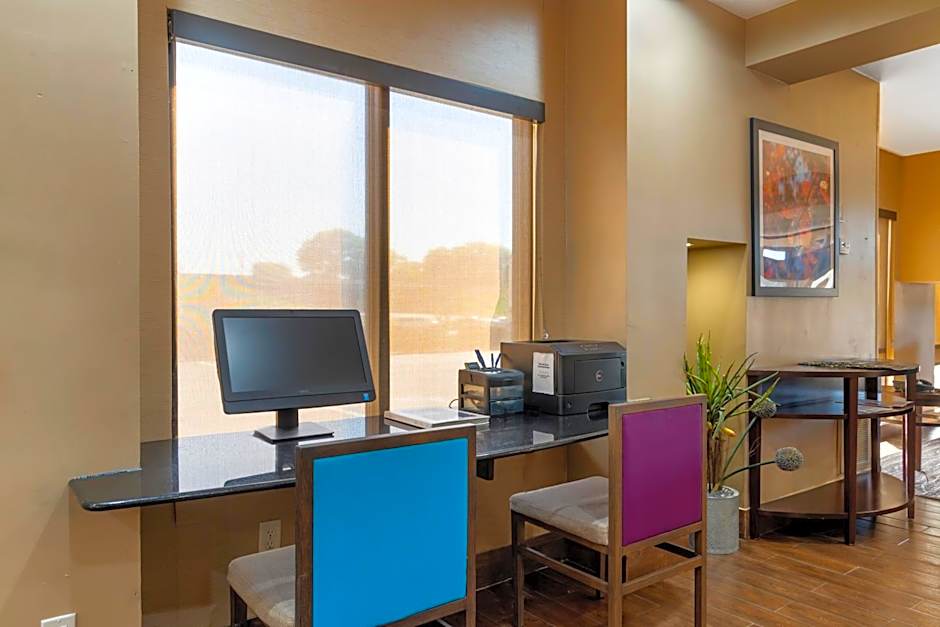 Comfort Suites Locust Grove Atlanta South