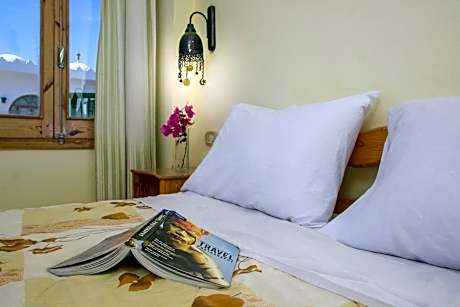 Deluxe Double Room with Balcony and Sea View