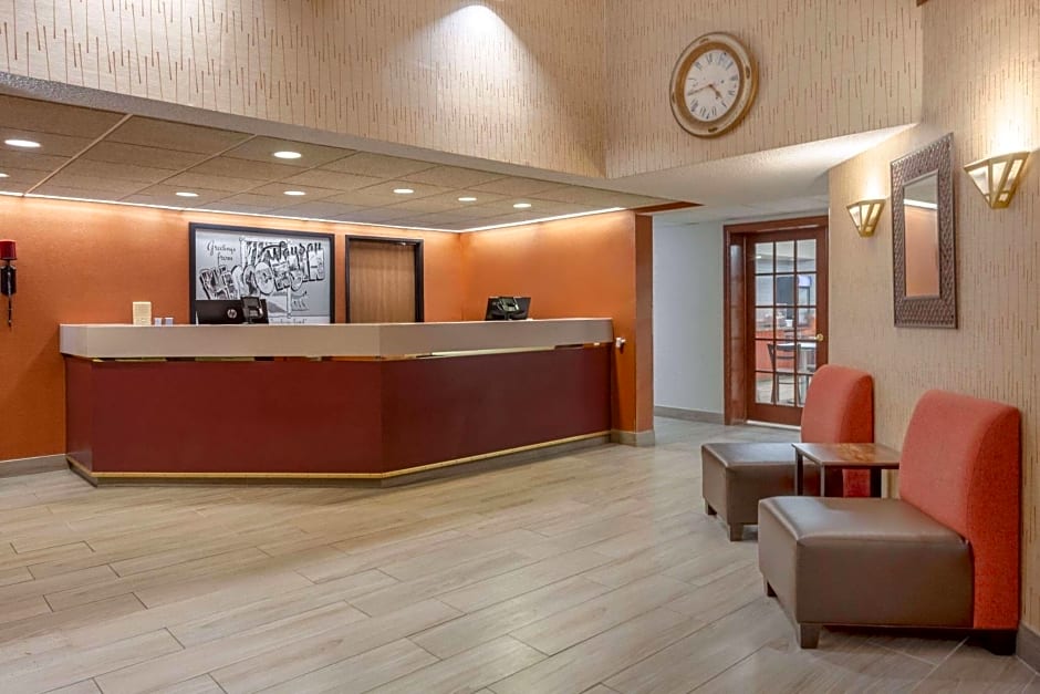 Super 8 by Wyndham Wausau