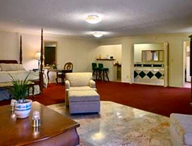 Merced Inn & Suites