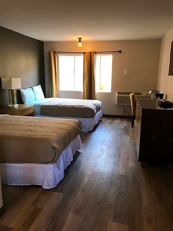 Delos Reyes Palm Springs