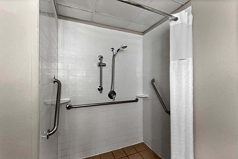 Wingate by Wyndham Greensboro-Coliseum