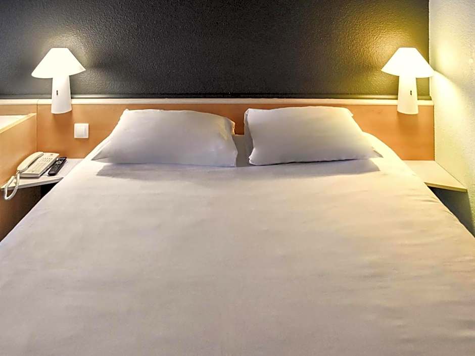 ibis Rochefort