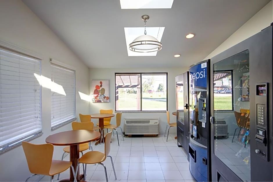 Americas Best Value Inn Heath-Newark