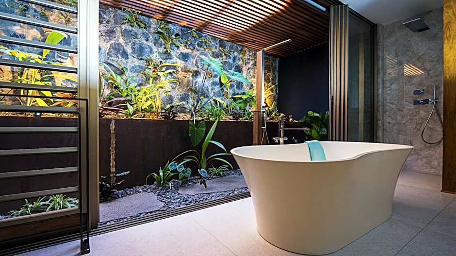 Blue Margouillat Seaview Hotel