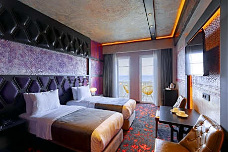 Deluxe Double or Twin Room with Sea View