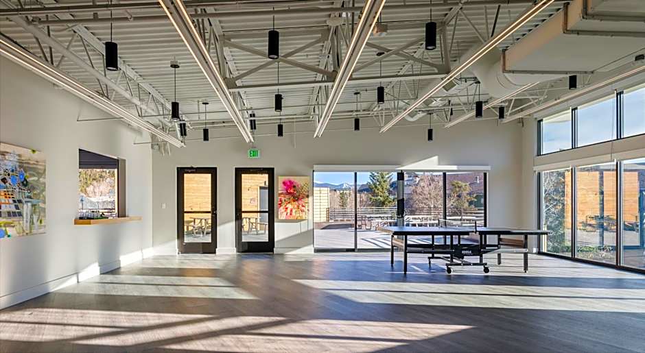 The Block Hotel & Commons