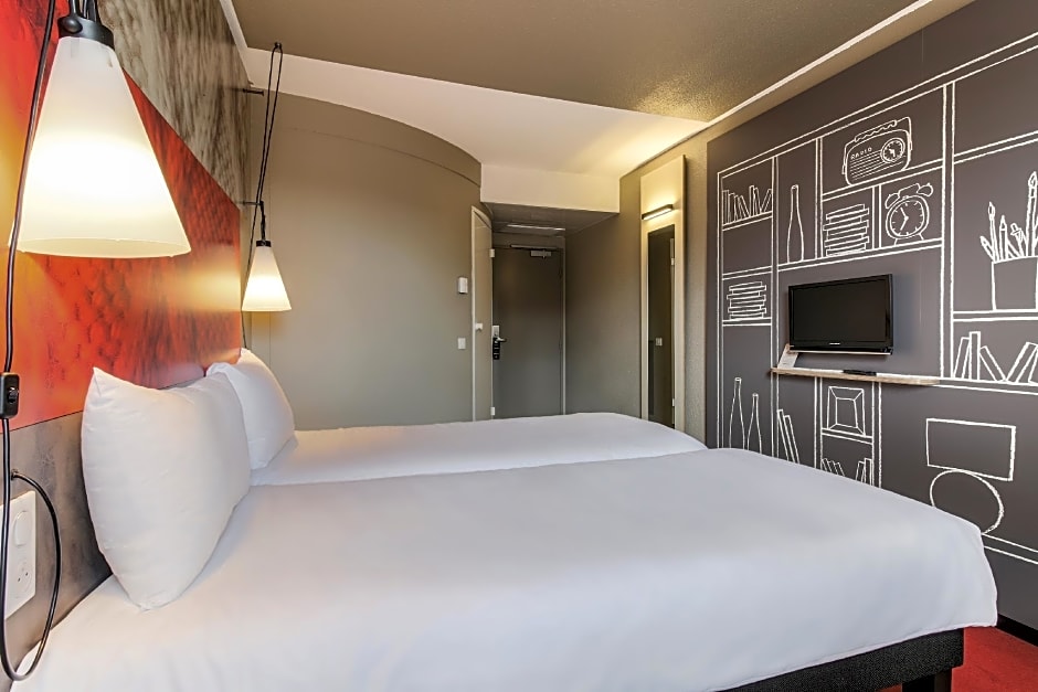 Photo 1 of 5 of Standard 2 Twin Beds
