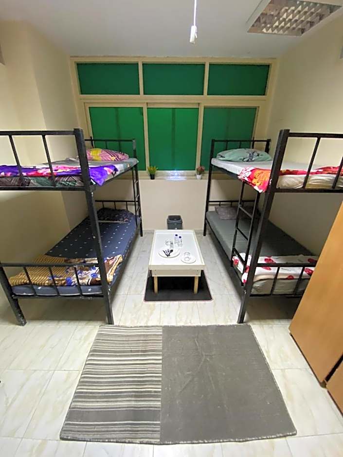 MBZ - Nice Bed Space "MEN"