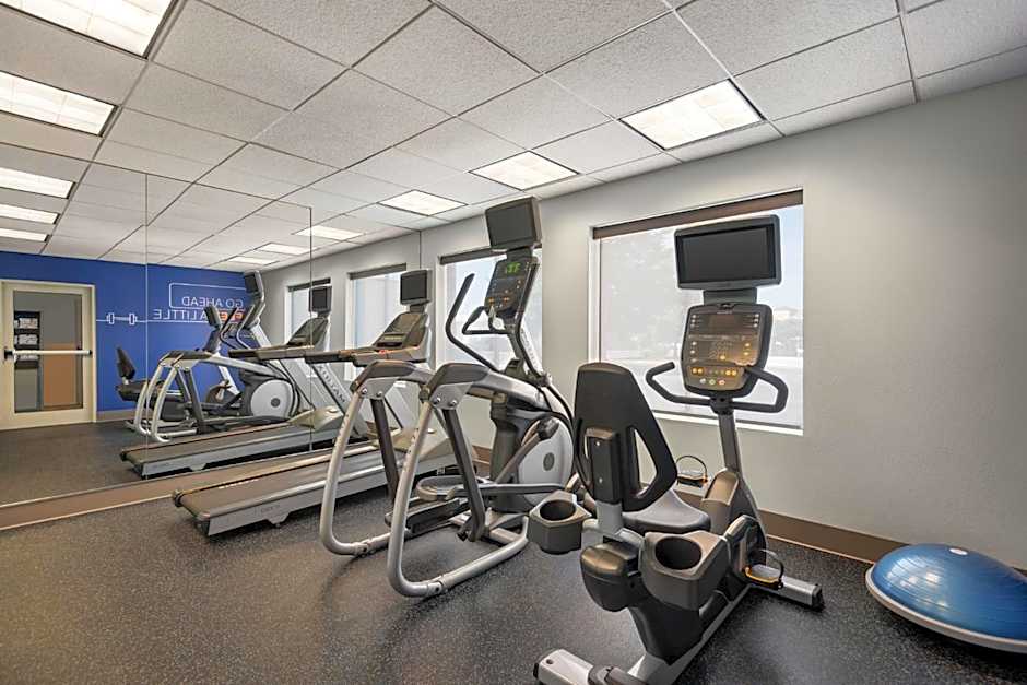 Holiday Inn Express Hotel & Suites Fredericksburg By IHG