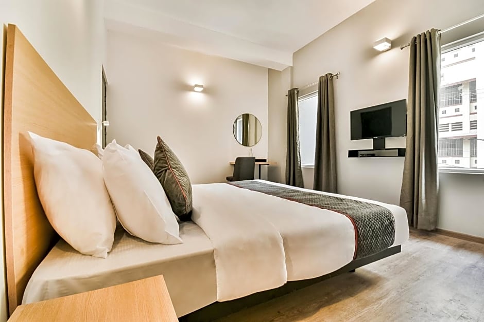 OYO Townhouse 182 Menka