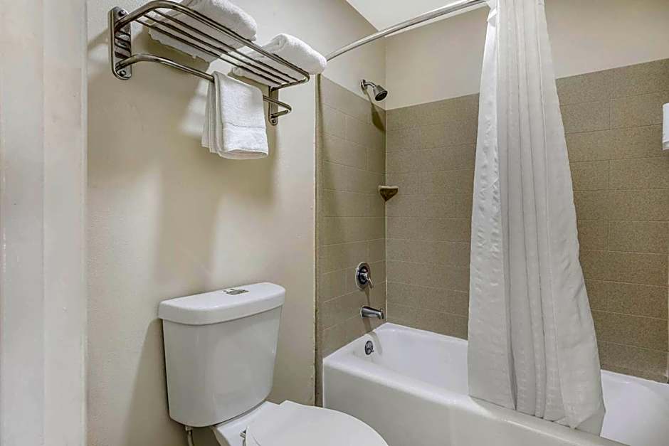Econo Lodge Research Triangle Park