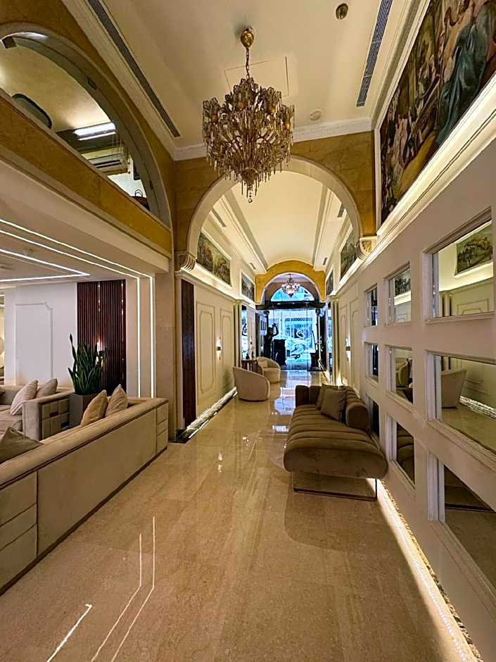 Queens Suite Hotel