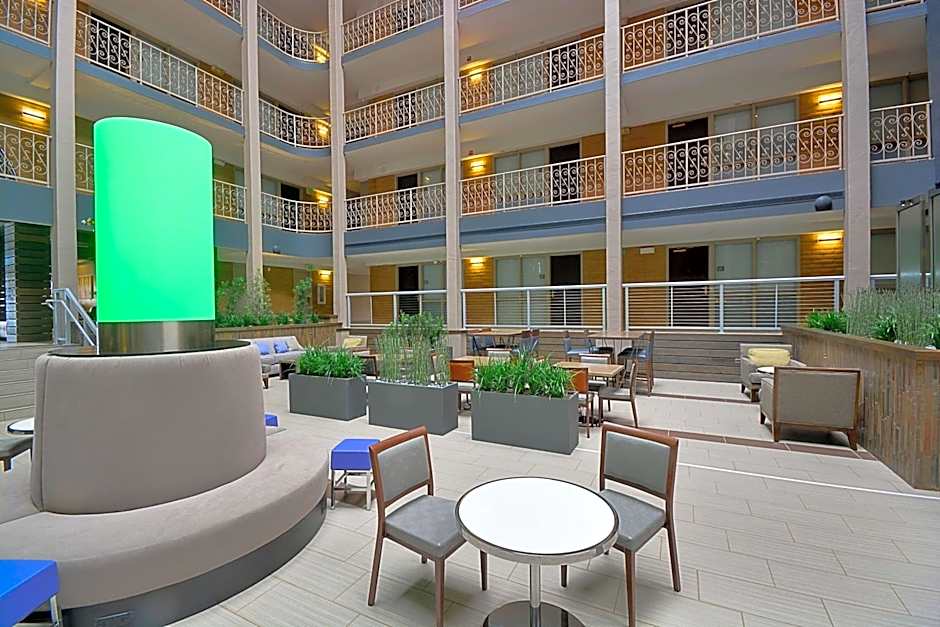 Embassy Suites by Hilton Denver Central Park