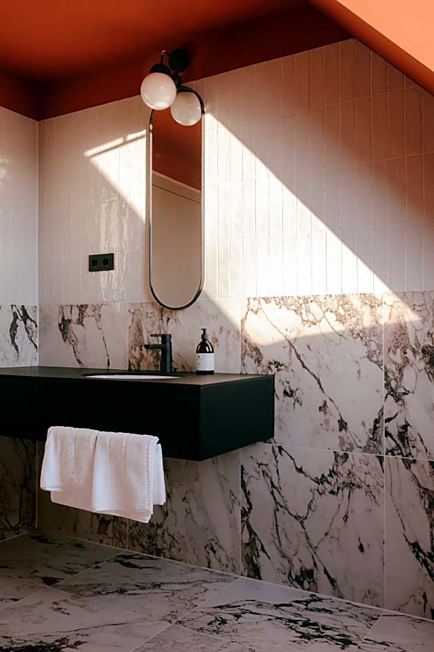 WELTWIEN Luxury Art Apartments & Free Parking
