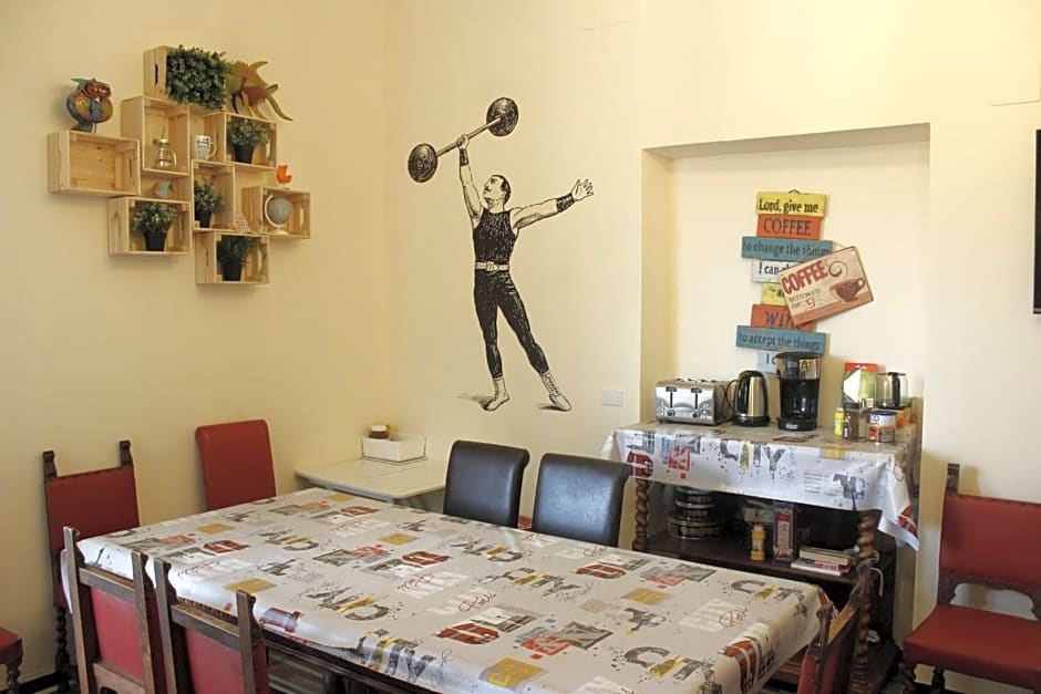 Victoria House Hostel
