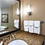 Embassy Suites by Hilton Bloomington / Minneapolis
