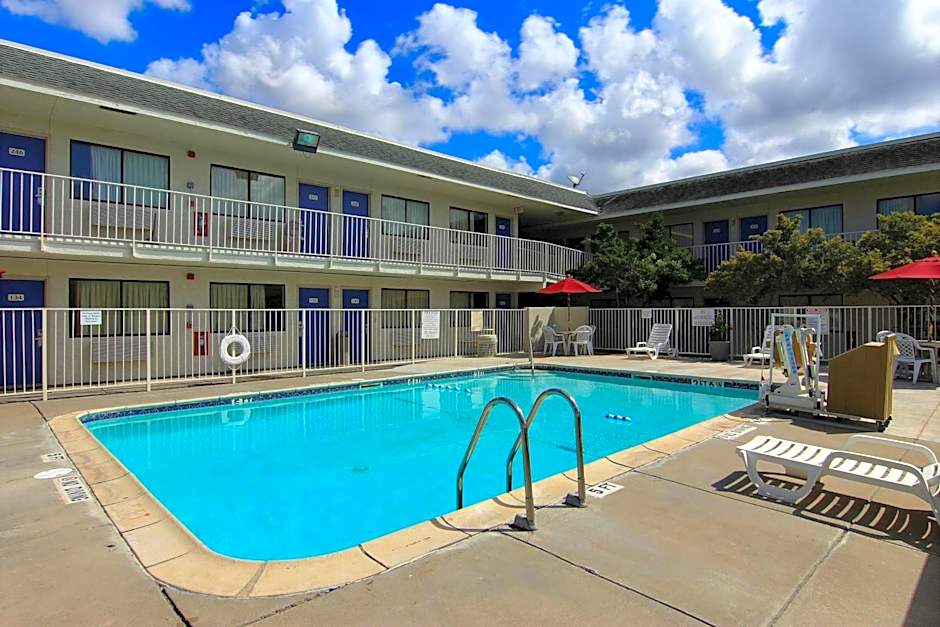 Motel 6-Kingsville, TX