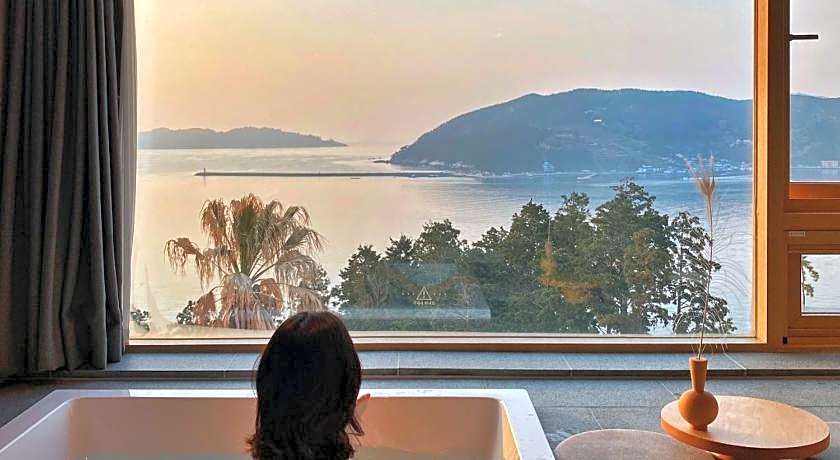 HOTEL SANGSANG & Private Sang Sang Pool Villa