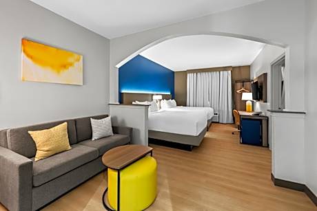 Queen Suite with Two Queen Beds - Non-Smoking