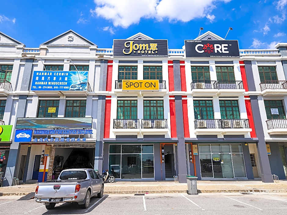 SPOT ON 90394 Jom Hotel