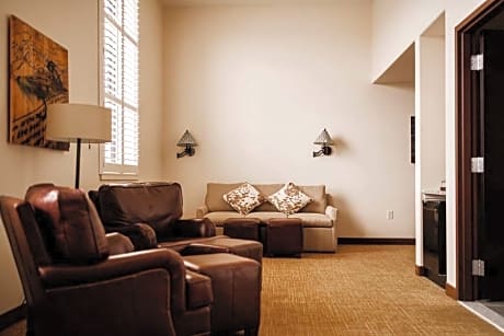 2 Queen Beds With Sofabed