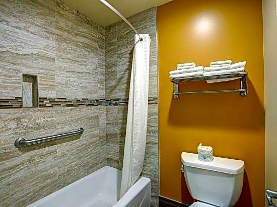Ontario Inn & Suites