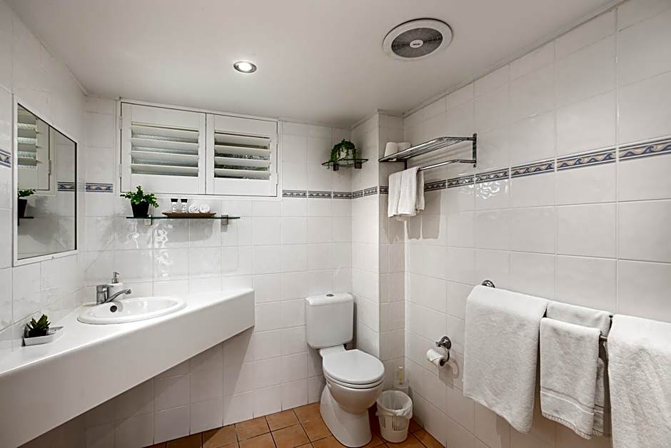 Sunlit Waters Studio Apartments