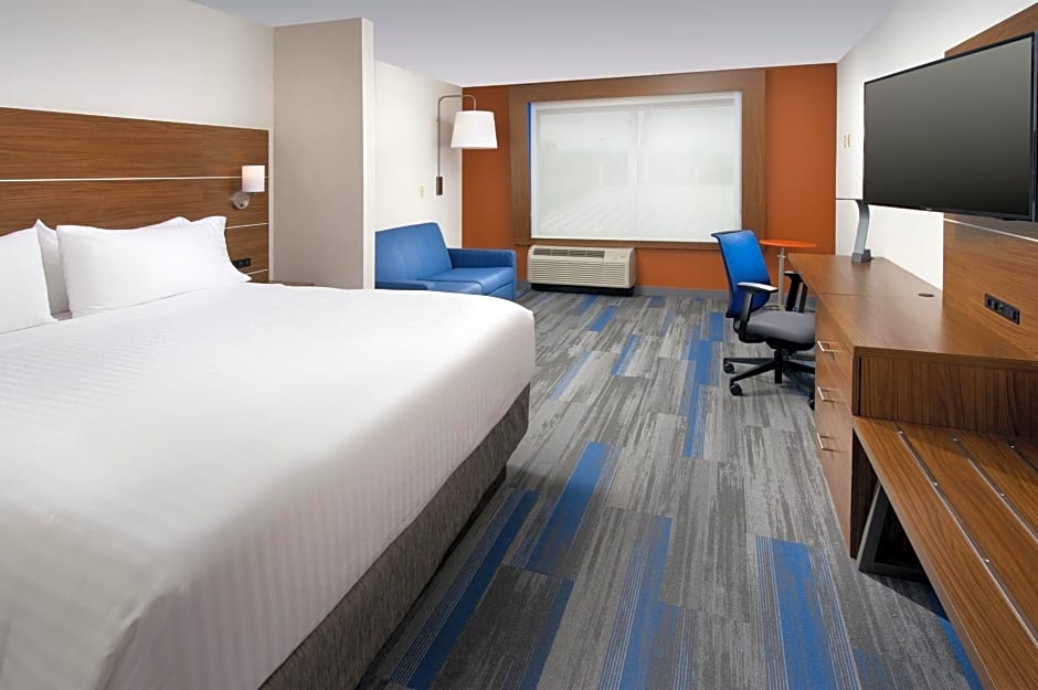 Holiday Inn Express & Suites by IHG Altoona, an IHG Hotel