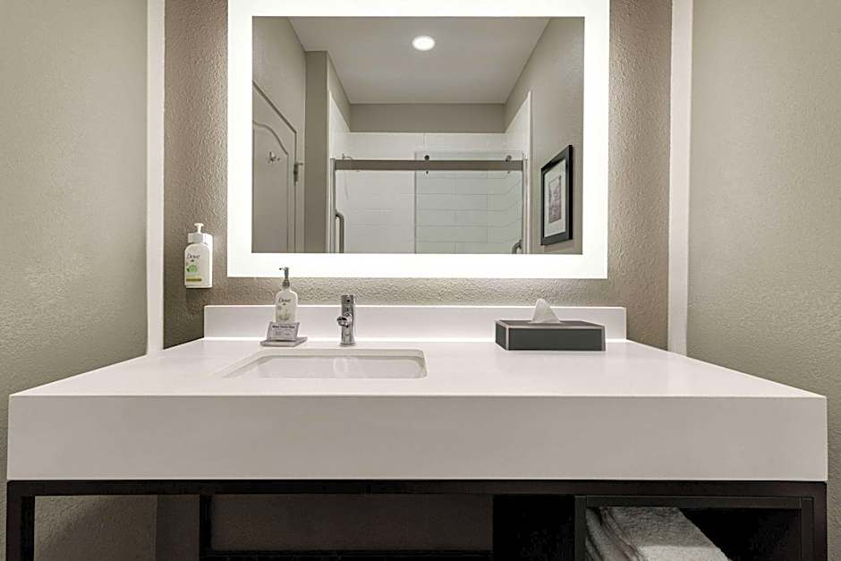 La Quinta Inn & Suites by Wyndham Oxford - Anniston