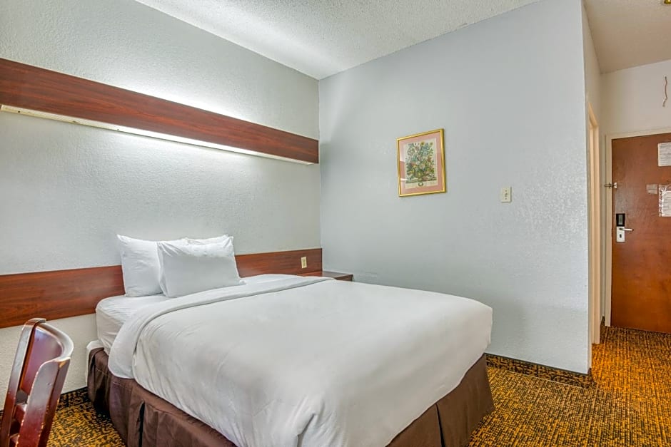 Trident Inn and Suites