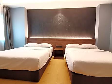 Super Family Suite