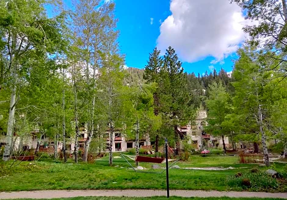 GetAways at Olympic Village Inn