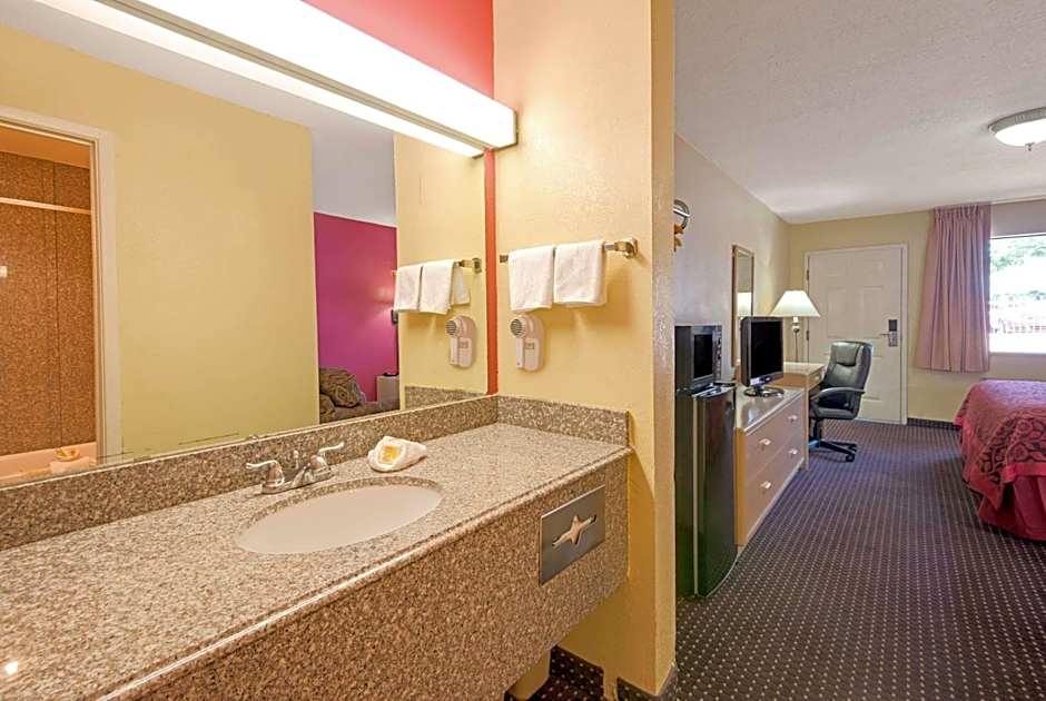 Days Inn by Wyndham East Albuquerque