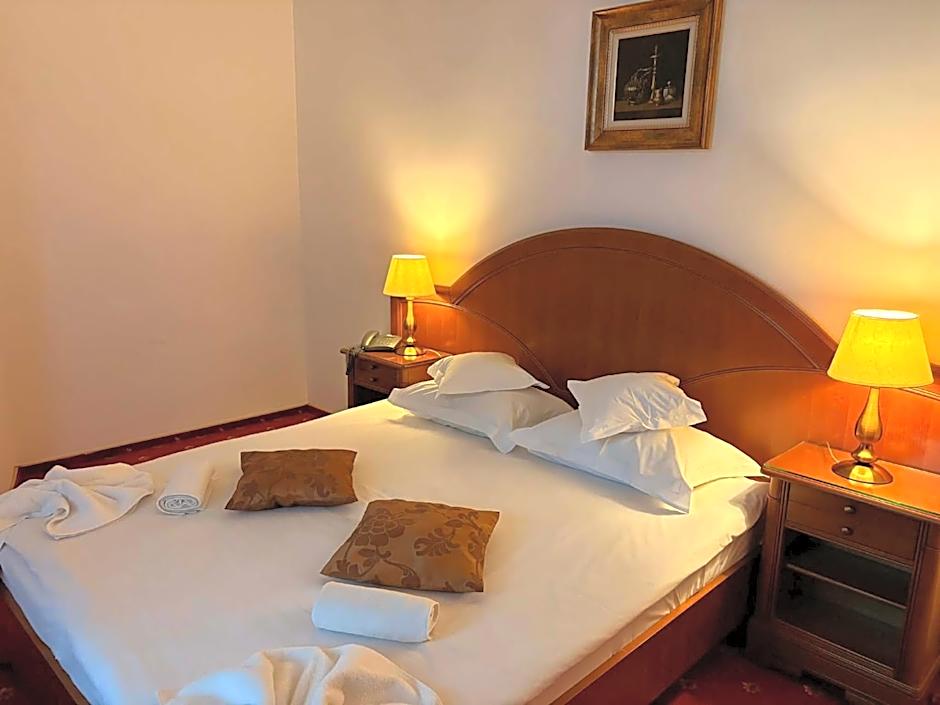 Hotel Emma West