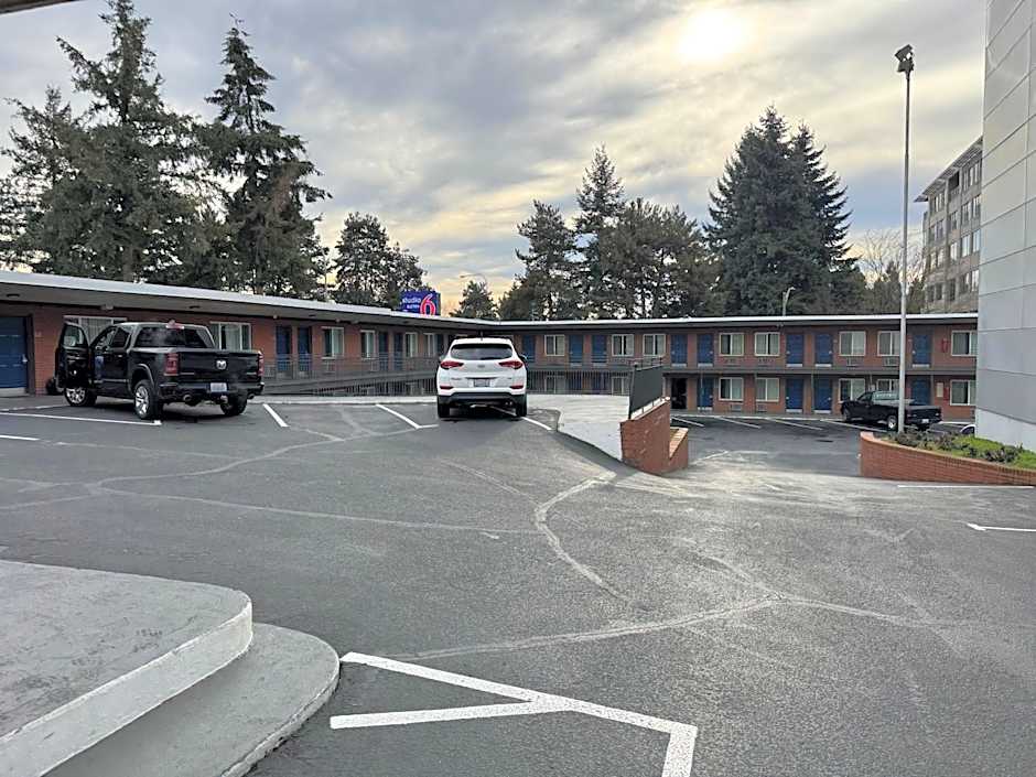 Studio 6 Suites Vancouver WA Waterfront