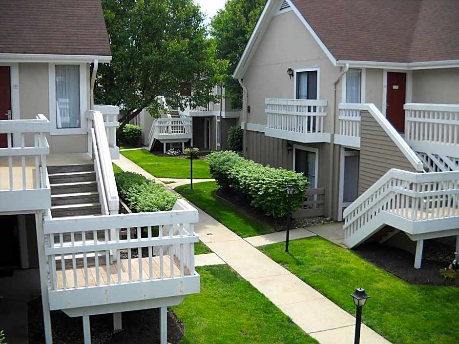 Hawthorn Suites by Wyndham Tinton Falls