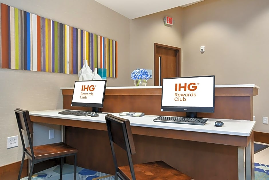 Holiday Inn Express & Suites Charlotte - Ballantyne, an IHG Hotel