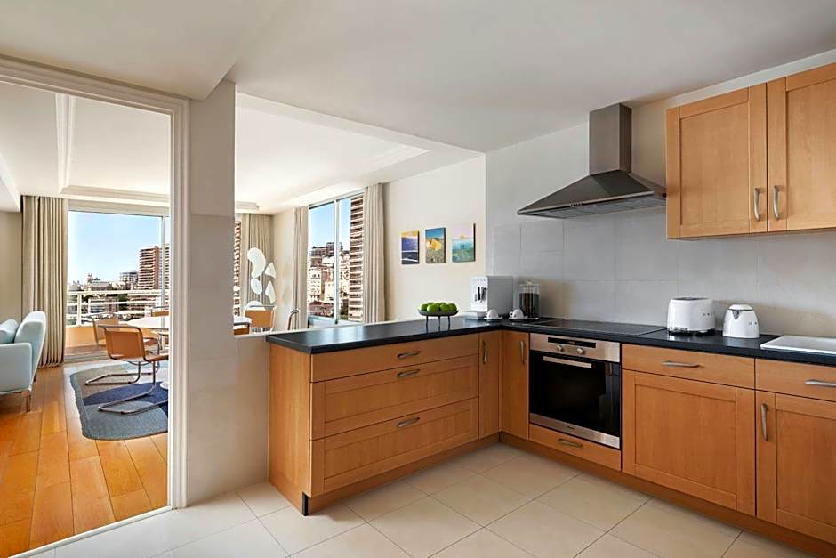 Le Meridien Beach Plaza